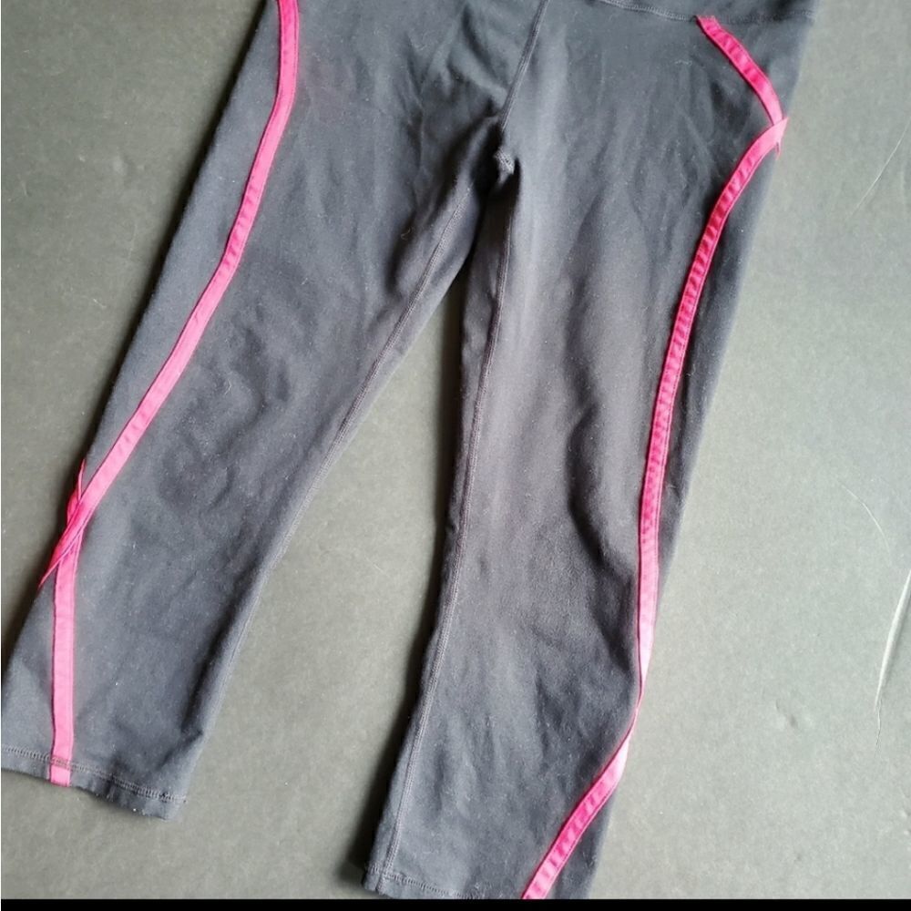 Fabletics Black Capris - Picture 5 of 9